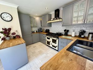 Breakfast Kitchen- click for photo gallery